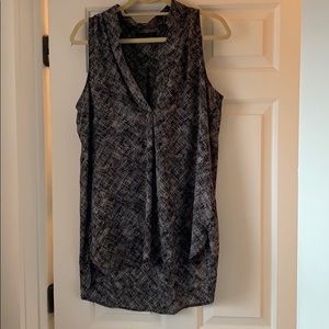 Sleeveless tunic blouse